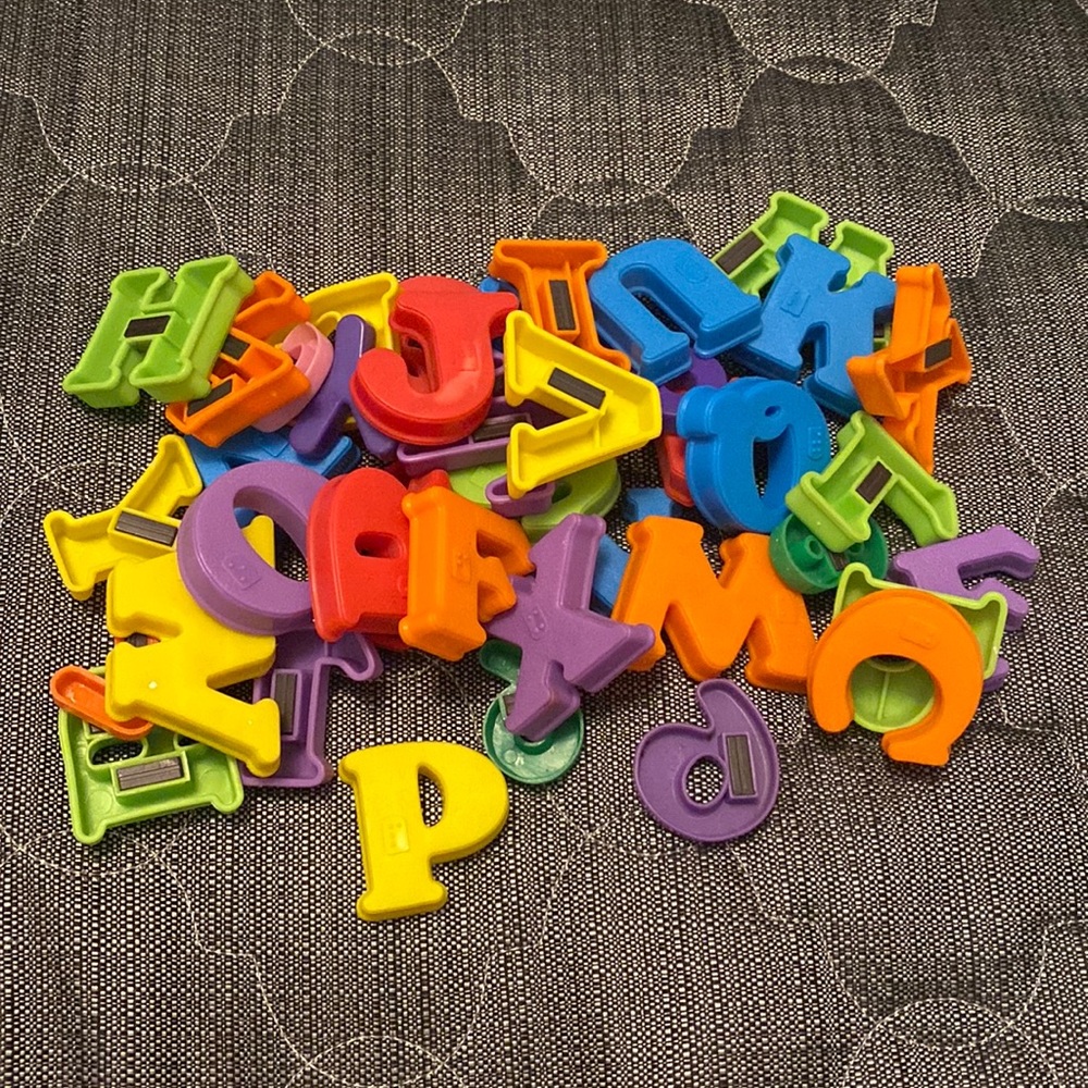 40 piece fridge magnet letters/numbers